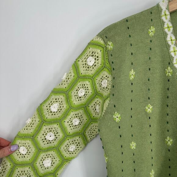 Storybook Knits Vintage 90s Bee Sweater Crochet Granny Square Chunky Cardigan - Picture 5 of 12